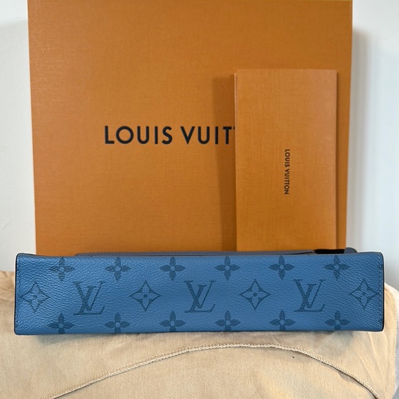Authentic Louis Vuitton Pochette Voyage MM limited edition 2021 - Picture 8 of 16